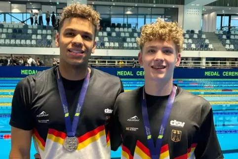 Mit JEM-Silber dekoriert: Michael Raje (links) und Lukas Fritzke. Mit JEM-Silber dekoriert: Michael Raje (links) und Lukas Fritzke.
