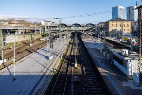 Der Mainzer Hauptbahnhof ist fünf Monate lang nicht mit Direktzügen aus Speyer und Germersheim zu erreichen. 