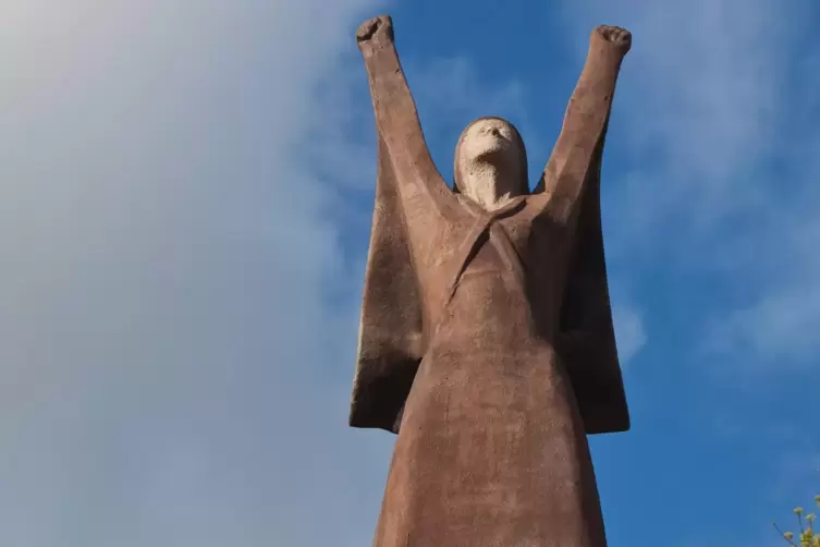 Statue f&uuml;r die spanische Freiheitsk&auml;mpferin Dolores Ibarruri in Schottland. 