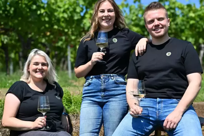 Das neue Team Pfalz: Lara Karr, Denise Stripf und Manuel Reuther (v.l.n.r.) Das neue Team Pfalz: Lara Karr, Denise Stripf und Manuel Reuther (v.l.n.r.)
