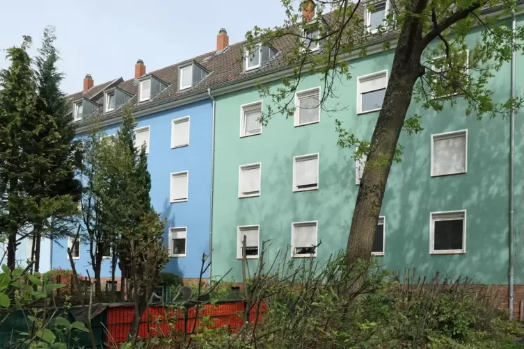 Heute ist zu erkennen, dass die Stadt dieses Quartier mit reichlich Gr&uuml;n versehen und die Bau AG die Anlage modernisiert hat. 