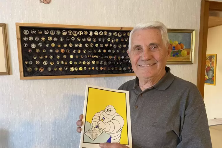 G&uuml;nter Stra&szlig;er aus Breitenbach stellte einst den ersten Reifen im Werk Homburg her.