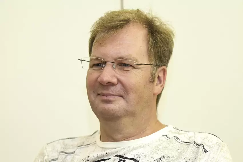 In Bremerhaven geboren ist der promovierte Diplom-Chemiker Thorsten Ralle. Mit 51,7:48,3 Prozent ließ er bei der Stichwahl Eva K