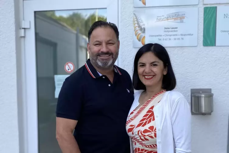 Jens und Ebru Lauer wissen derzeit nicht, wie es im kommenden Jahr weitergeht mit ihrer Praxis. 