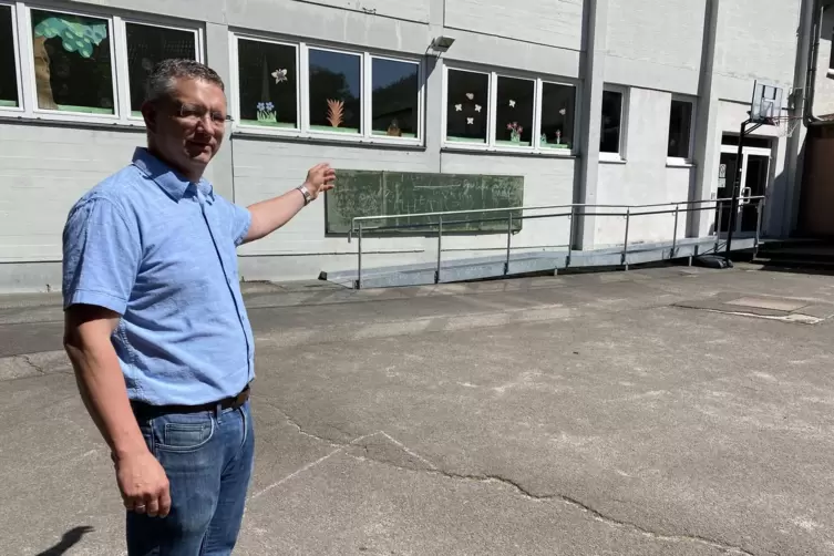 Hier w&auml;re Platz f&uuml;r die Drau&szlig;en-Schule: Der neue Ortsb&uuml;rgermeister von Frankenstein, Hans J&ouml;rg Nett, erhofft sich viel von der g