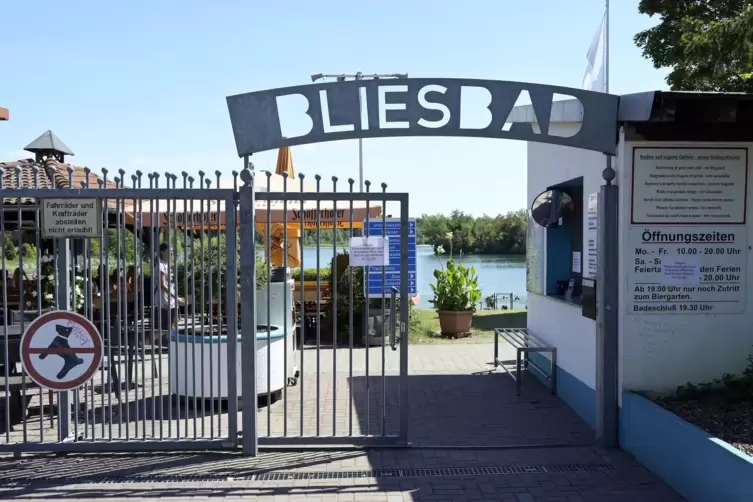 Das Bliesbad an der Gro&szlig;en Blies wird von einem F&ouml;rderverein betrieben.