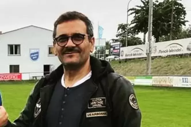 Orhan Lokurlu hat dem TuS Mechtersheim kurzfristig Uwe Rapolder vermittelt. Orhan Lokurlu hat dem TuS Mechtersheim kurzfristig Uwe Rapolder vermittelt.