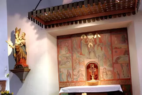 Der Marienaltar mit der Madonna, links (Foto:Teuscher)