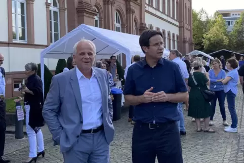 Bernhard Thurn (links), hier mit Generalstaatsanwalt Martin Graßhoff, vor dem Oberlandesgericht. Bernhard Thurn (links), hier mit Generalstaatsanwalt Martin Graßhoff, vor dem Oberlandesgericht.