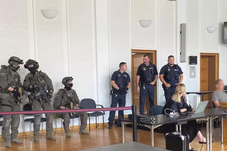 SEK-Einsatz in Saal 20 am Landgericht Frankenthal am 24. Juli.
