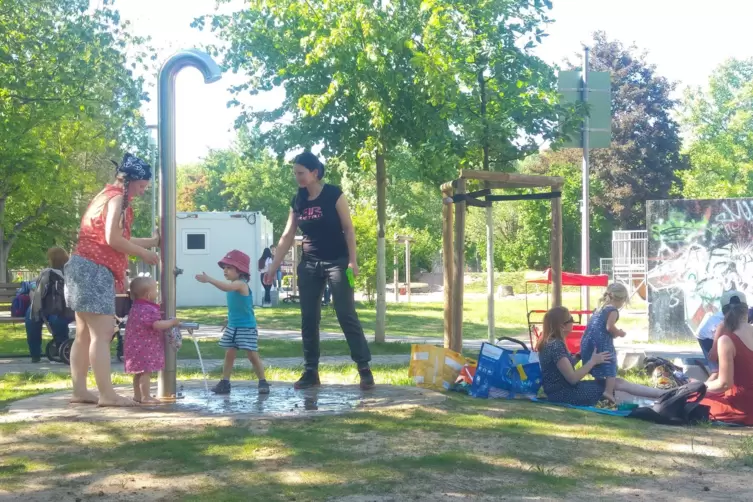 Kostet auch keinen Cent: der Wasserspielplatz auf dem Exe.