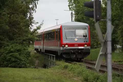 Zwischen Wörth und Lauterbourg fahren bis Ende August keine Züge. 