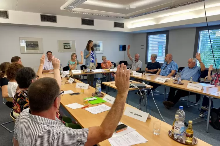 Mitte Juli traf sich der teilweise neu zusammengesetzte Beirat zu seiner konstituierenden Sitzung. 