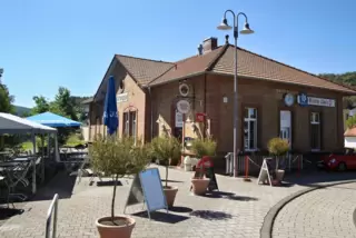 Ein Aus wäre ein herber Schlag: Die Gaststätte „Gleis 3“ ist als Start- beziehungsweise Zielpunkt der Draisinenstrecke von große