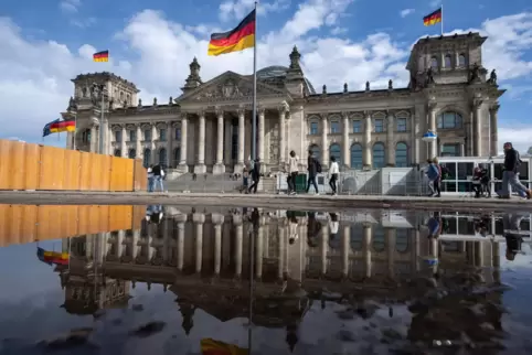 Im Bundeshaushalt für 2025 sind vier Milliarden Euro zur Unterstützung der Ukraine eingeplant. 