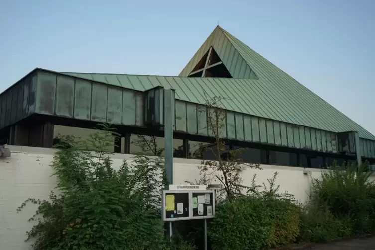 Markante Dachkonstruktion: Die Lutherkirche wurde vom Architekten Rolf Gutbier entworfen. 