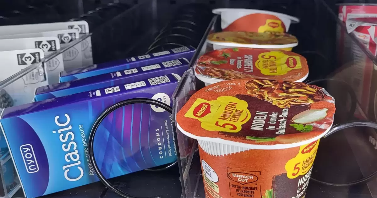 Instantsuppe neben Kondomen: E-Kiosk „Hotspot 24/7“ öffnet rund um die Uhr  - Kaiserslautern