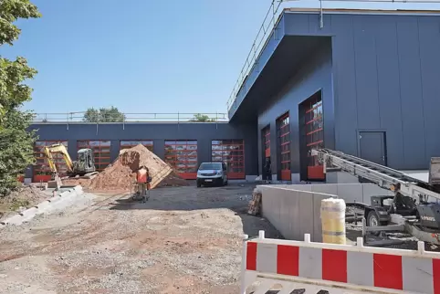 Die neue Halle sollte eigentlich schon im Juli fertig sein.