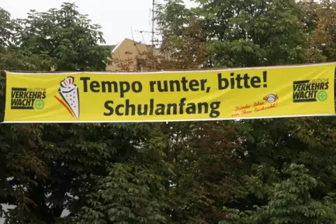 Verkehrsteilnehmer sollen insbesondere auf die Ertklässler Rücksicht nehmen.