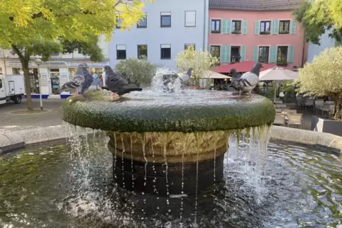 Der König-Ludwig-Brunnen wurde vor 110 Jahren von Fritz Gugenheim gestiftet. Der König-Ludwig-Brunnen wurde vor 110 Jahren von Fritz Gugenheim gestiftet.