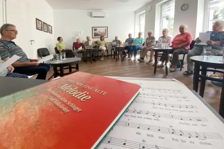 Das Projekt l&auml;uft bereits seit dem Fr&uuml;hjahr. Die Lieder behandeln die verschiedenen Jahreszeiten. 