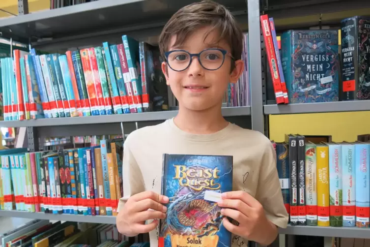 Julians Lesesommer-Buch stammt aus der Reihe &bdquo;Beast Quest&ldquo;, die in eine Fantasy-Welt entf&uuml;hrt.