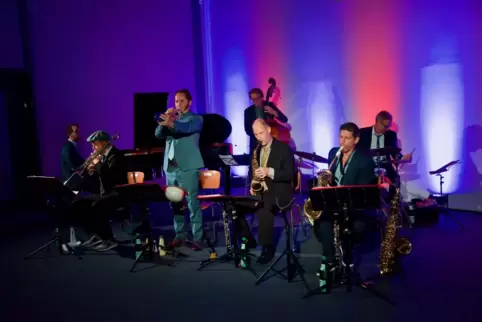 South West Old Time All Stars im Hack-Museum: Bandleader Martin Auer an der Trompete beim Solo.