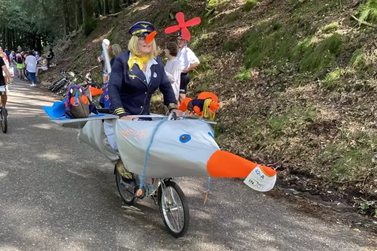 Tom und seine Elwetritsche aus Hasendraht.