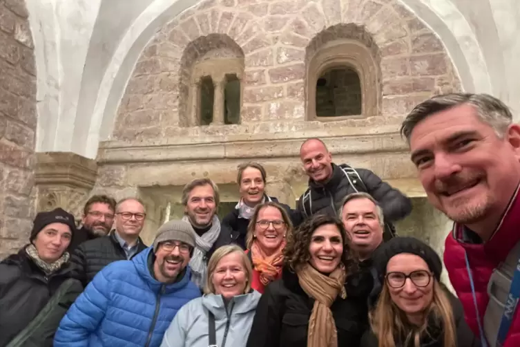 Speyer: Matthias Maase (rechts) mit einer G&auml;stegruppe.