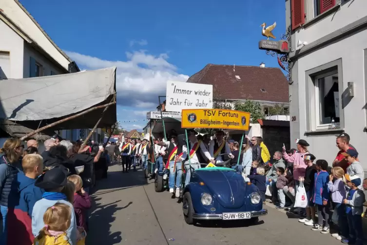 Der Umzug wurde wegen eines Unfalls abgebrochen. 