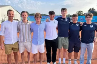 Die Mannschaft des TC WB Zweibrücken 2 hat in der Saison 2024 die dritte Meisterschaft in Folge gefeiert und den Titel in der A-