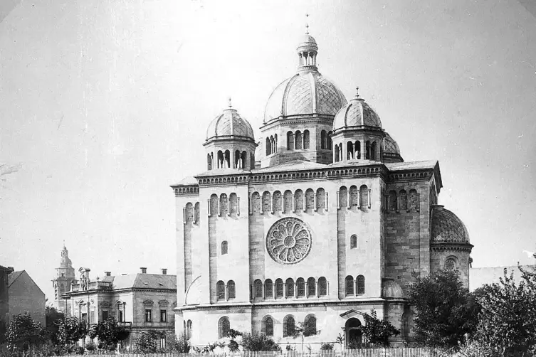 Die Landauer Synagoge, im November 1938 in Brand gesteckt und danach abgerissen.