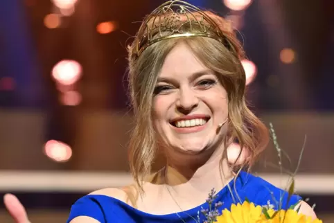 Charlotte Weihl ist 76. Deutsche Weinkönigin. Nach zehn Jahren hat damit wieder eine Pfälzerin die Krone auf.
