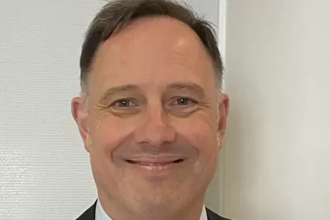 Peter Gutmann lebt mit seiner Ehefrau und dem mittlerweile 14 Jahre alten Mops Mr. Lennox in Neunkirchen. Peter Gutmann lebt mit seiner Ehefrau und dem mittlerweile 14 Jahre alten Mops Mr. Lennox in Neunkirchen.