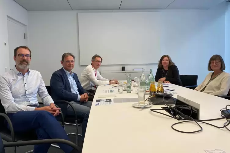 Im Gespr&auml;ch mit der RHEINPFALZ: Holger Penning, Rainer Ritthaler, Martin Waltenberger, Christine Weiss und Ursula Klopp (von lin