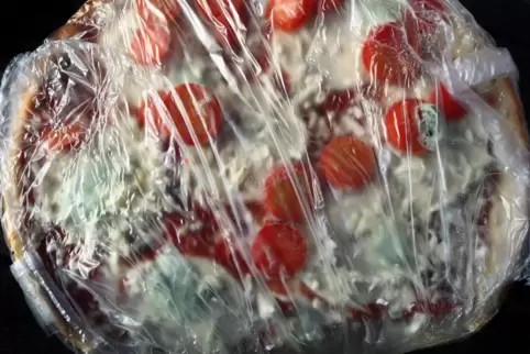 Der Versuch, eine Tiefkühlpizza zu backen, hat in Wachenheim einen Brand ausgelöst – zu Schaden kam niemand. 