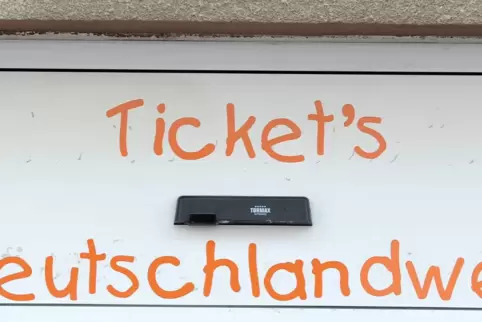 Erst „Uschi’s Wollladen“, geht bald auch das? Alltagsfund. Erst „Uschi’s Wollladen“, geht bald auch das? Alltagsfund.