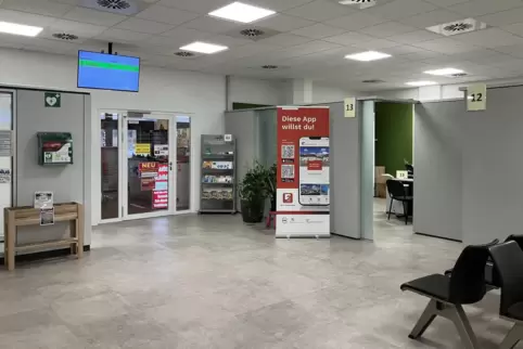 Hier soll der Passfotoautomat aufgestellt werden. Hier soll der Passfotoautomat aufgestellt werden.