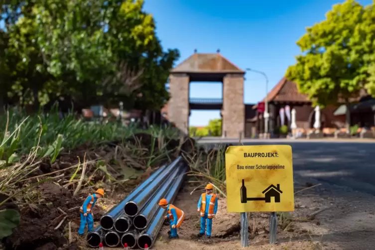 Das Juni-Motiv des Kalenders mit dem Deutschen Weintor. 