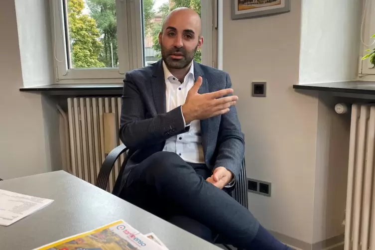 Der neue Stadtb&uuml;rgermeister von Landstuhl, Mattia De Fazio, wohnt mit seiner Familie selbst auf der Atzel: &bdquo;Tante Enso ist in pu
