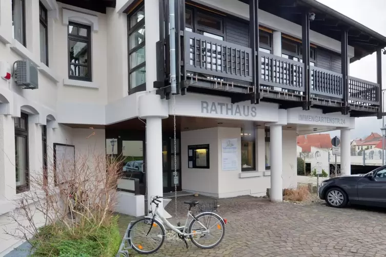 F&ouml;rdermittel soll es auch f&uuml;r die Sanierung des VG-Rathauses in Maikammer geben.