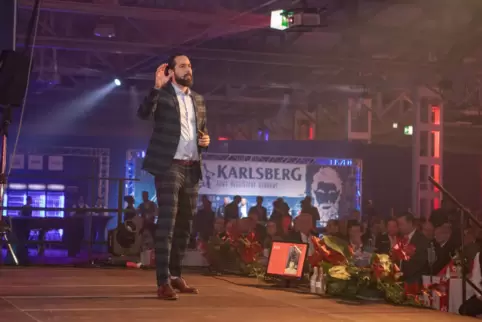 Karlsberg-Chef Christian Weber, hier bei einem Bockbieranstich am früheren Veranstaltungsort in der Halle des Baubetriebshofs. Karlsberg-Chef Christian Weber, hier bei einem Bockbieranstich am früheren Veranstaltungsort in der Halle des Baubetriebshofs.