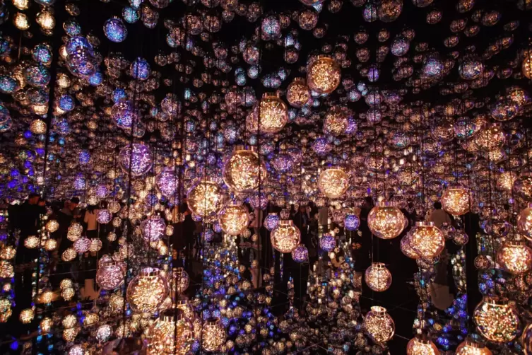 Das &bdquo;Bubble Universe&ldquo; ist eine optische T&auml;uschung. Die Botschaft: Was in unserer Wahrnehmung existiert, ist real. 