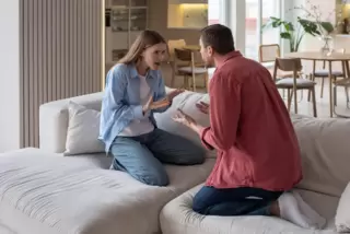 Wenn es in der Beziehung nicht mehr harmoniert, sehnt man sich nach einem Ausweg.