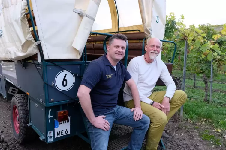 Markus Lang und Frank Albat wünschen sich Planungssicherheit für ihren Winzer-Express-Pfalz.