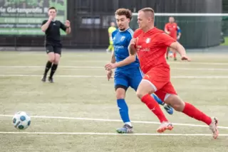 Dennis Thomas (rechts) traf in der Nachspielzeit zweimal. 