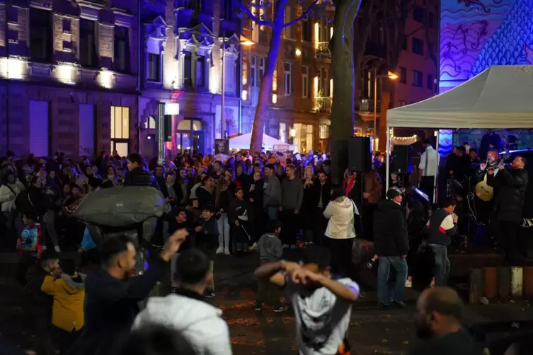Kulturfest im Szeneviertel: Der Sackträgerplatz ist das Epizentrum des „Nachtwandels“.