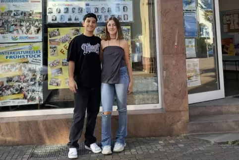 Seit Juli engagieren sich Natalia Hueso und Pedro Pablo Charris Alvarez im Jugendbüro in Ramstein-Miesenbach. 