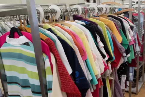 Das Trio hatte in einem Bekleidungsgeschäft Kleidungsstücke gestohlen.