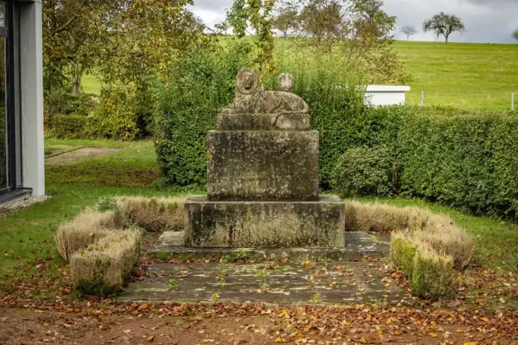Die Chronik wurde mithilfe des Denkmals verfasst, das am Friedhof an die Gefallenen erinnert.